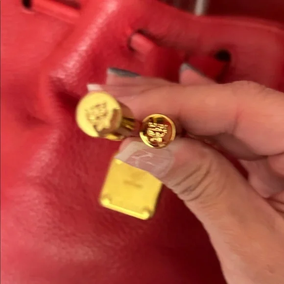 MCM Stylish Red Leather Bucket Bag with COA - Picture 2 of 13